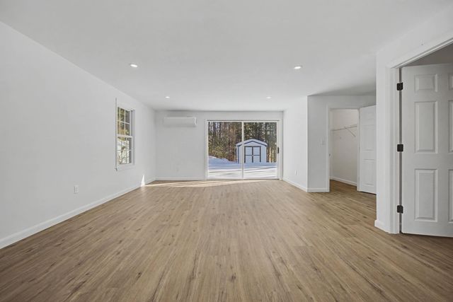 12 Davis Road, Merrimack, NH 03054