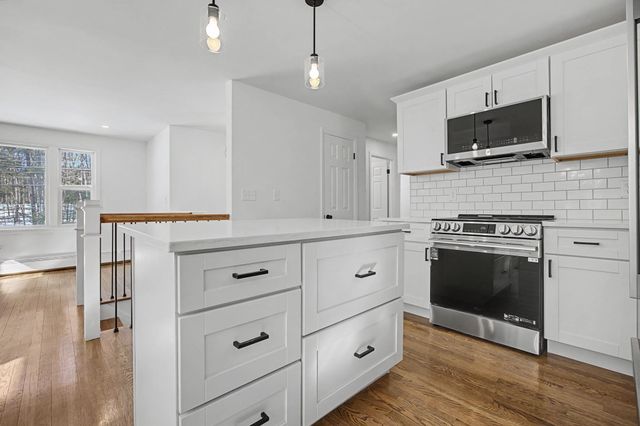 12 Davis Road, Merrimack, NH 03054