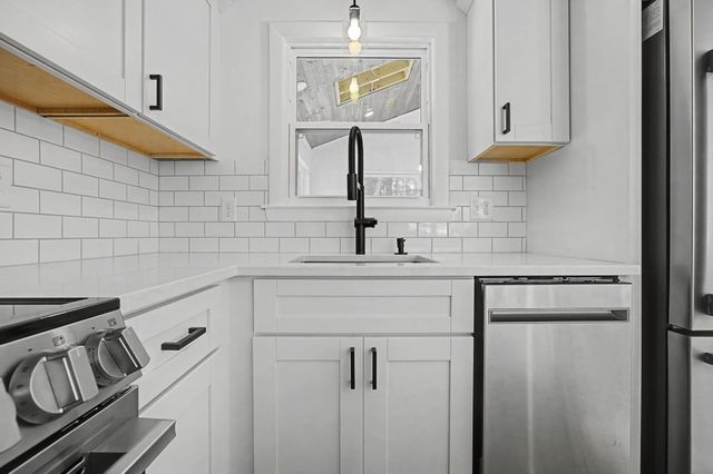 12 Davis Road, Merrimack, NH 03054