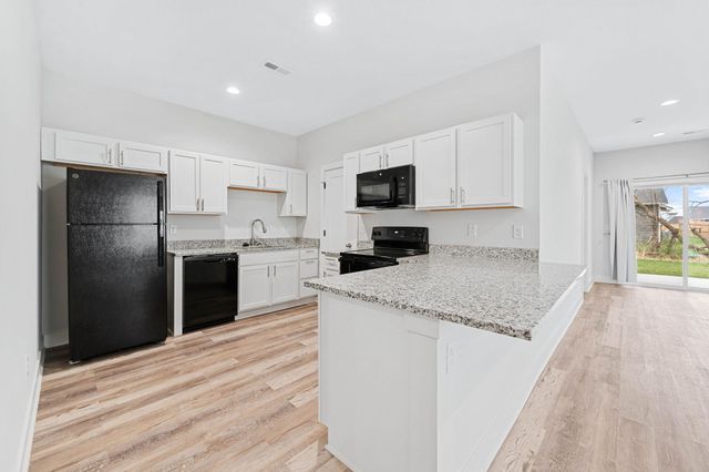 5501 N Colburn Ct, Bel Aire, KS 67220