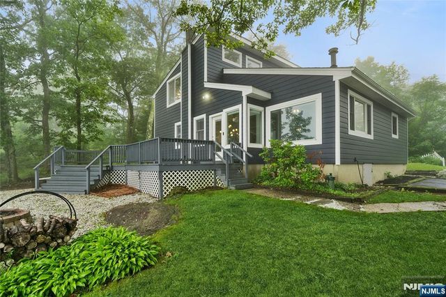 42 Witte Road, West Milford, NJ 07421