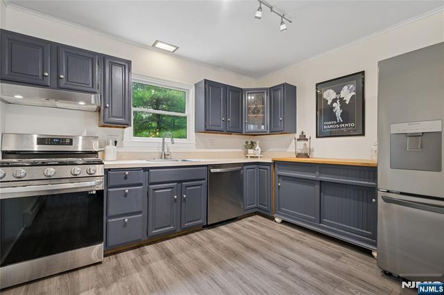 42 Witte Road, West Milford, NJ 07421