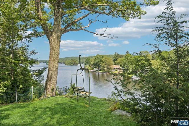 42 Witte Road, West Milford, NJ 07421