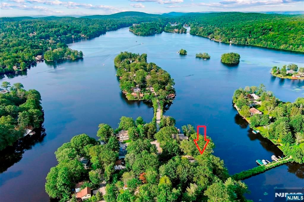 42 Witte Road, West Milford, NJ 07421