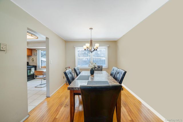 24 Kings Park Road, Commack, NY 11725