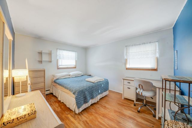 24 Kings Park Road, Commack, NY 11725