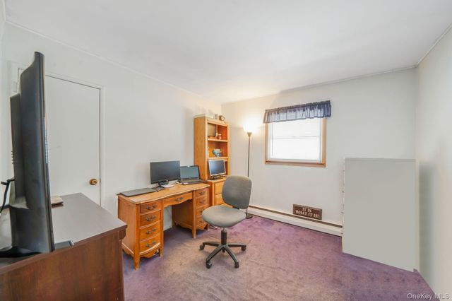 24 Kings Park Road, Commack, NY 11725