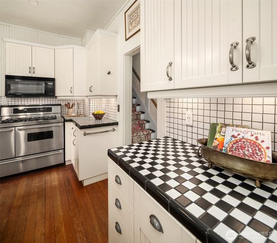 13437 Vashon Highway SW, Vashon, WA 98070