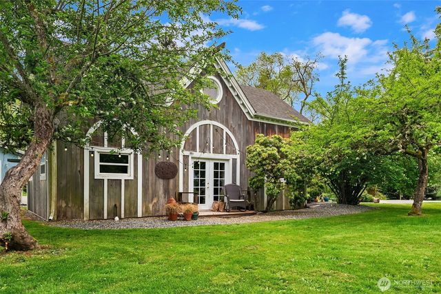 13437 Vashon Highway SW, Vashon, WA 98070