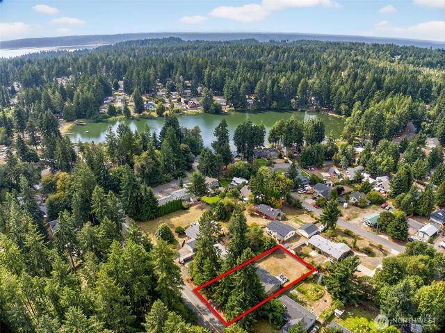 2106 Lake Drive SW, Lakebay, WA 98349