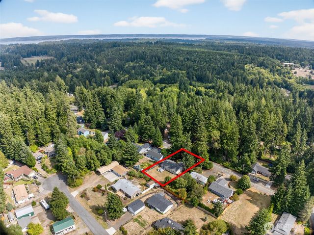 2106 Lake Drive SW, Lakebay, WA 98349