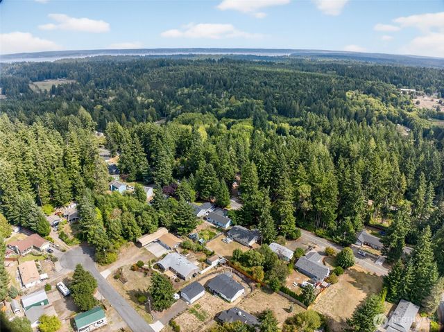 2106 Lake Drive SW, Lakebay, WA 98349
