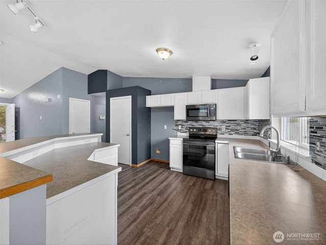 2106 Lake Drive SW, Lakebay, WA 98349