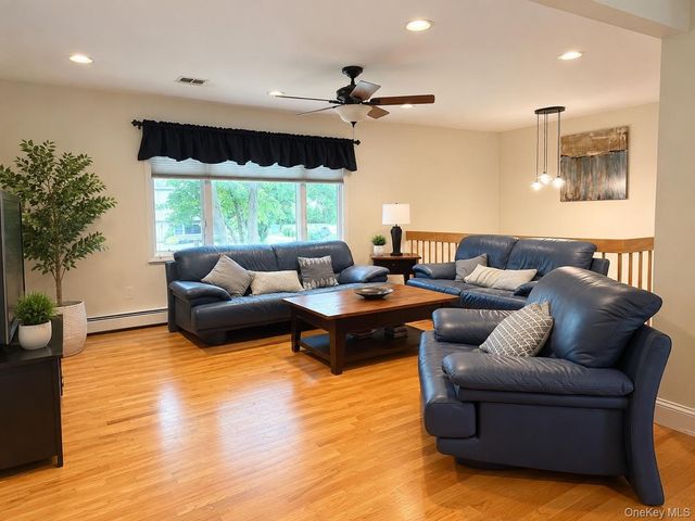 12 Spur Drive, Nanuet, NY 10954