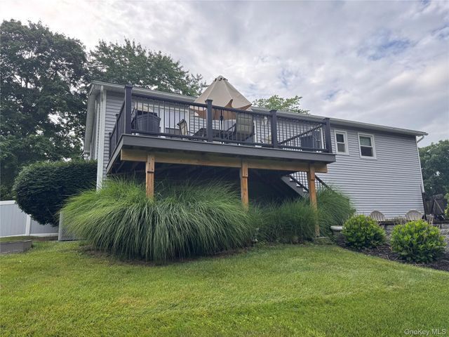 12 Spur Drive, Nanuet, NY 10954