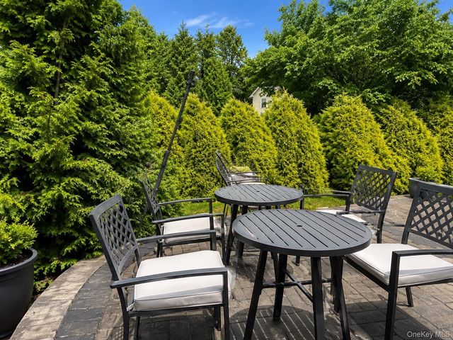 12 Spur Drive, Nanuet, NY 10954