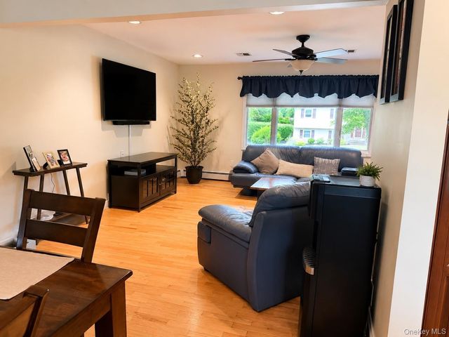 12 Spur Drive, Nanuet, NY 10954