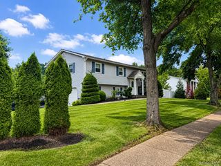 12 Spur Drive, Nanuet, NY 10954