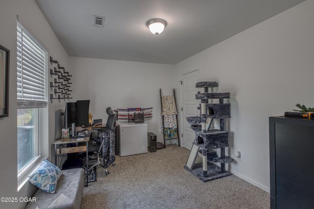 1212 E 2nd Street, Joplin, MO 64801