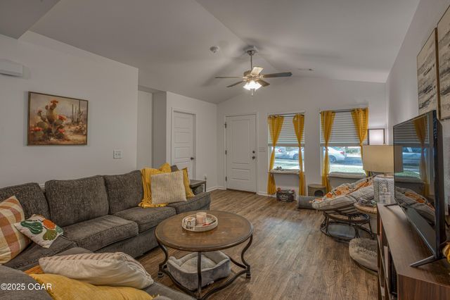 1212 E 2nd Street, Joplin, MO 64801