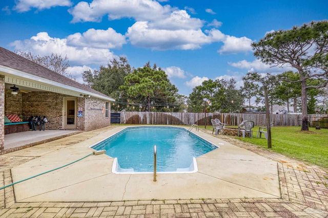 2016 Anchor Dr, Navarre, FL 32566
