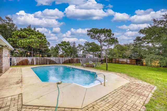 2016 Anchor Dr, Navarre, FL 32566