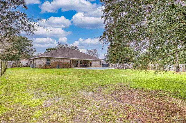 2016 Anchor Dr, Navarre, FL 32566