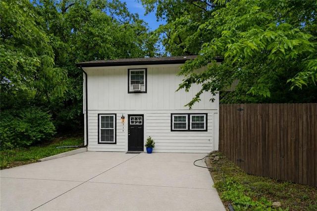 2514 NE 76th Street, Kansas City, MO 64118