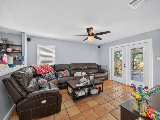 101 Texas Ash CV, Manchaca, TX 78652
