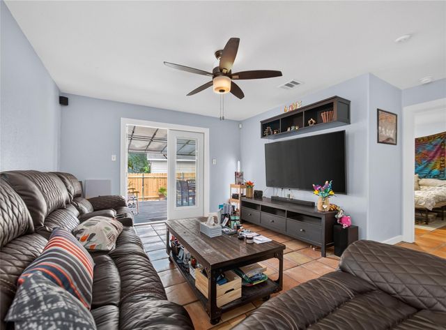 101 Texas Ash CV, Manchaca, TX 78652
