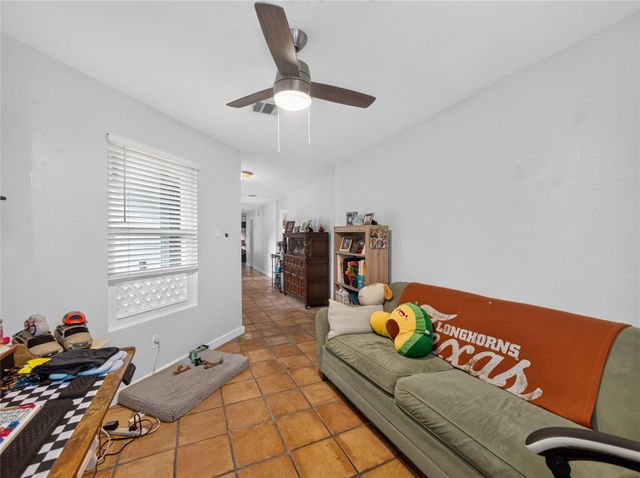 101 Texas Ash CV, Manchaca, TX 78652