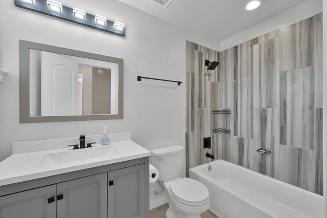 11323 Creekway Bend Drive, Humble, TX 77396