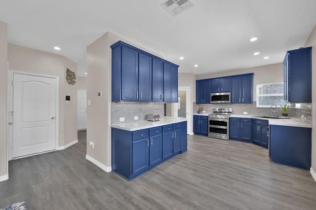 11323 Creekway Bend Drive, Humble, TX 77396