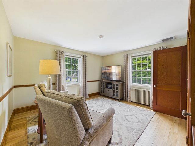 12 S Douglas St, Rockland, MA 02370