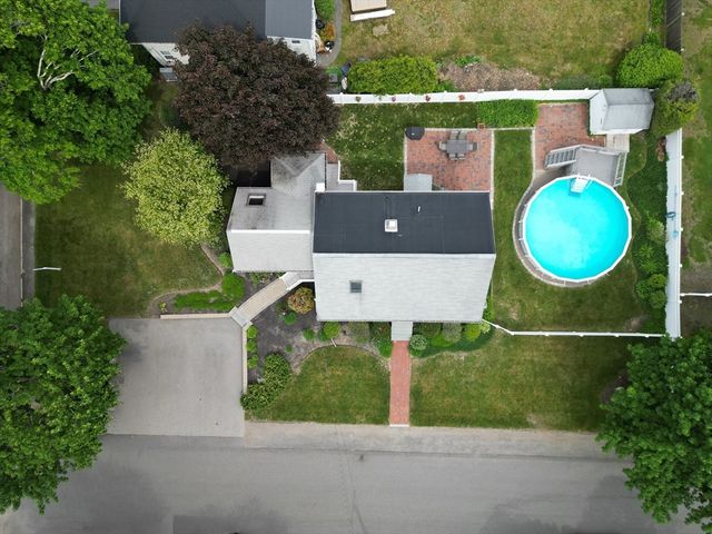 12 S Douglas St, Rockland, MA 02370