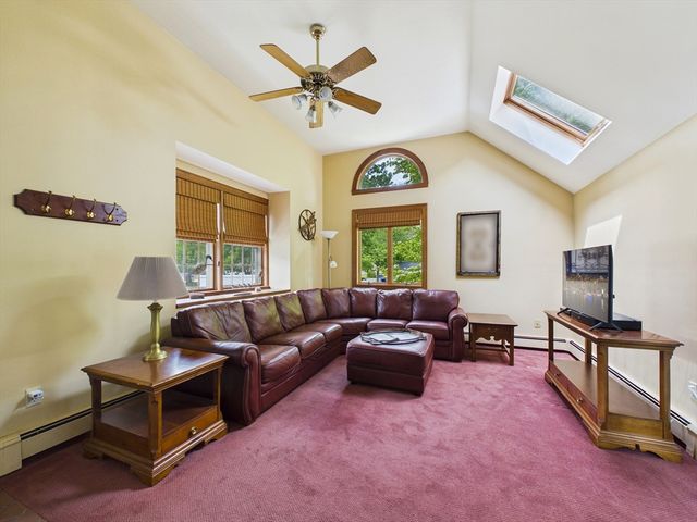 12 S Douglas St, Rockland, MA 02370