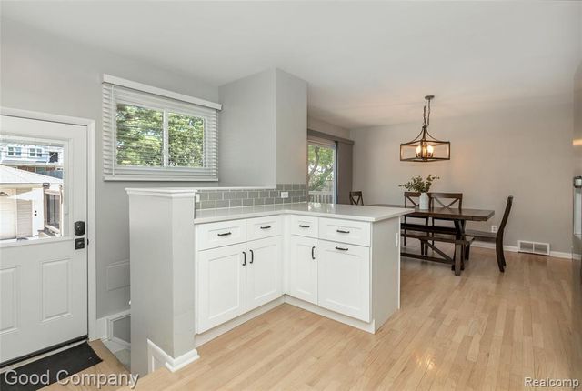 606 Magnolia Avenue, Royal Oak, MI 48073