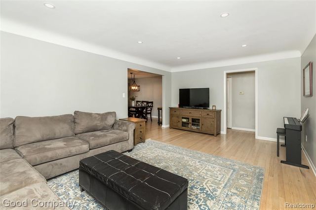 606 Magnolia Avenue, Royal Oak, MI 48073