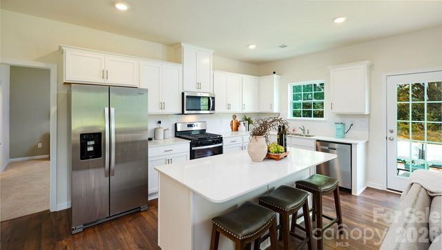160 Piney Woods Road, Fletcher, NC 28732