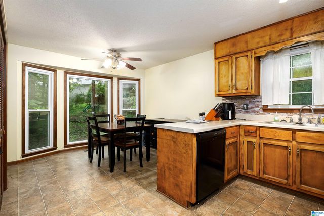 1454 FALLING ROCK CIRCLE, Alabaster, AL 35007