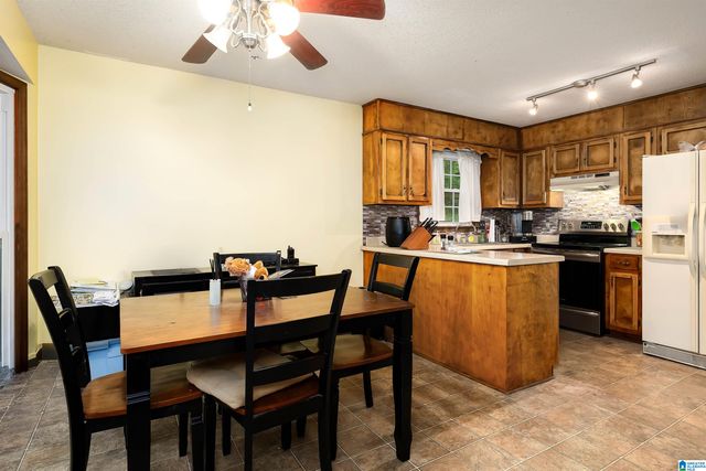 1454 FALLING ROCK CIRCLE, Alabaster, AL 35007