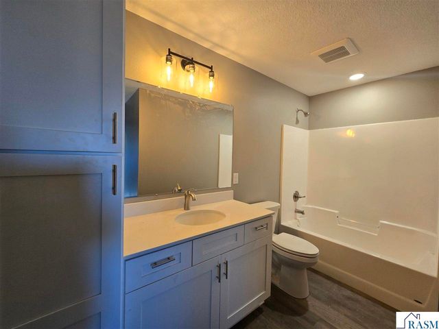 2118 Nelson Street, St. Peter, MN 56082