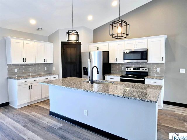 2118 Nelson Street, St. Peter, MN 56082