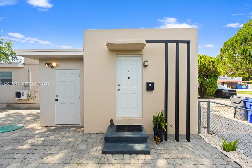 5800 Taylor Street 1, Hollywood, FL 33021