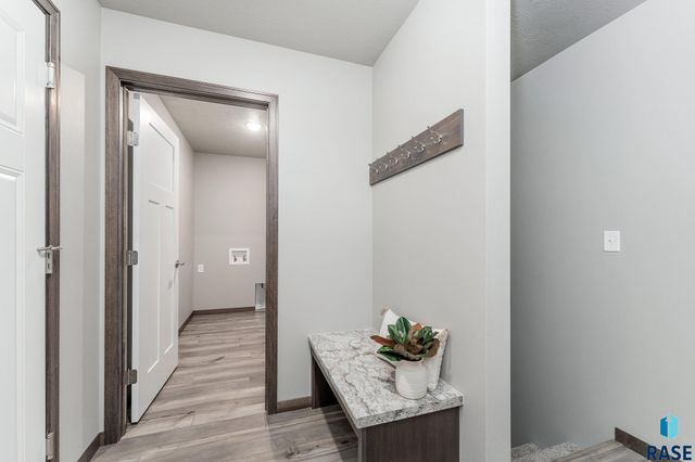 1713 N Tina Dr, Sioux Falls, SD 57110