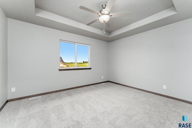 1713 N Tina Dr, Sioux Falls, SD 57110