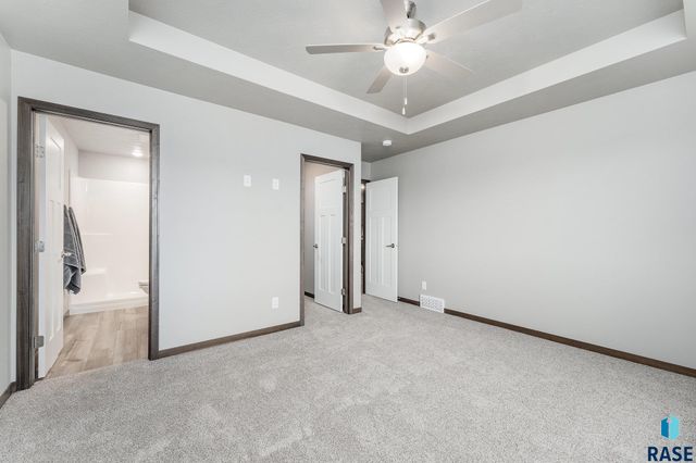 1713 N Tina Dr, Sioux Falls, SD 57110