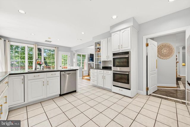 10 CHINABERRY CT, North Potomac, MD 20878
