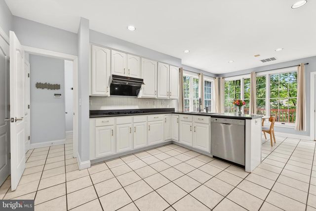 10 CHINABERRY CT, North Potomac, MD 20878