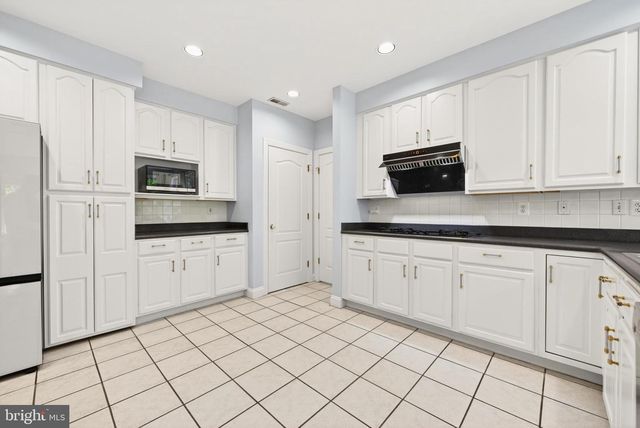 10 CHINABERRY CT, North Potomac, MD 20878
